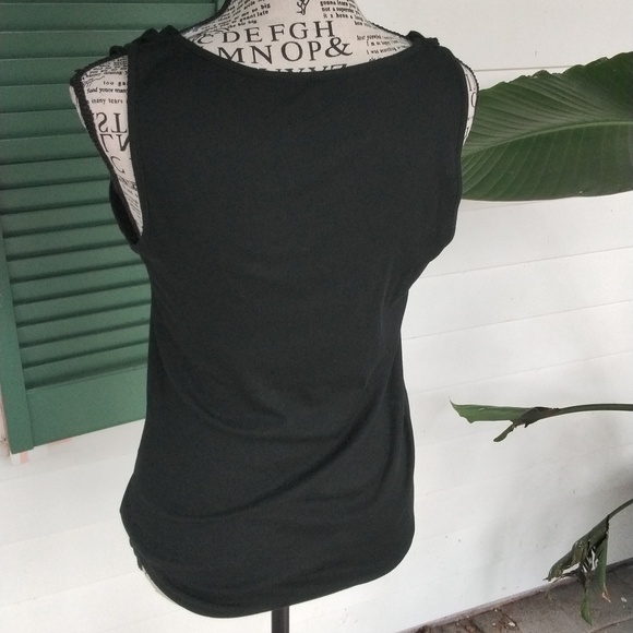 Women's NWOT Banana Republic Black Tank with cute Ruffled neckline size L - Picture 5 of 6